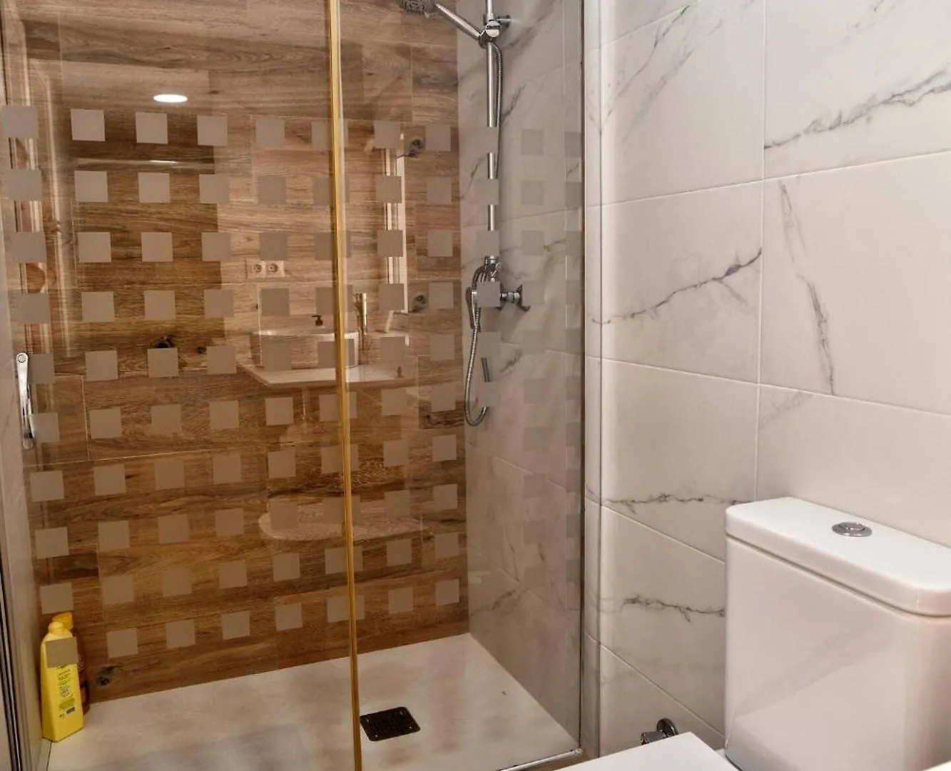 Duplex Con Terraza En Malaga - A Apartment