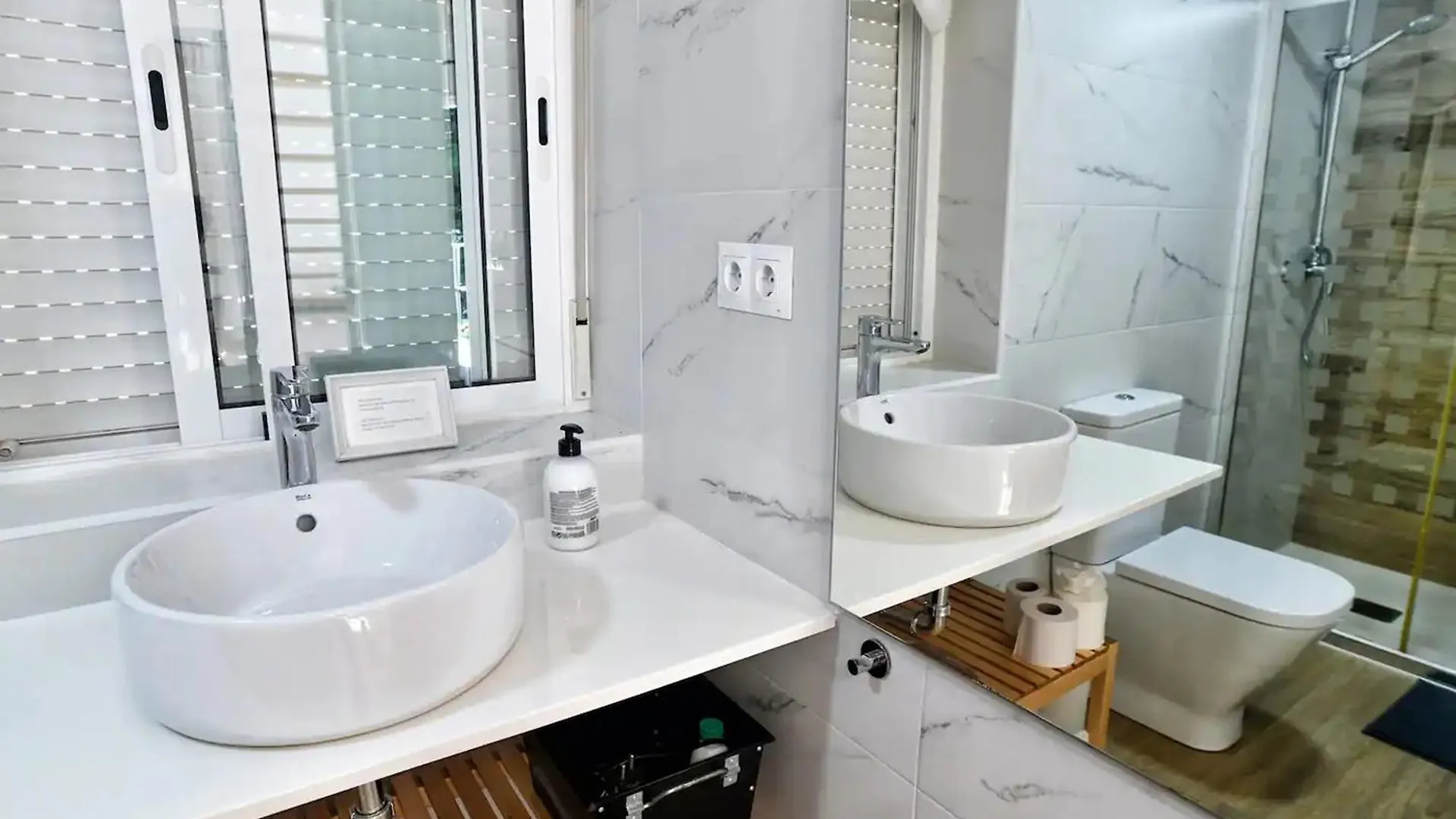 Duplex Con Terraza En Malaga - A Apartment 0*,