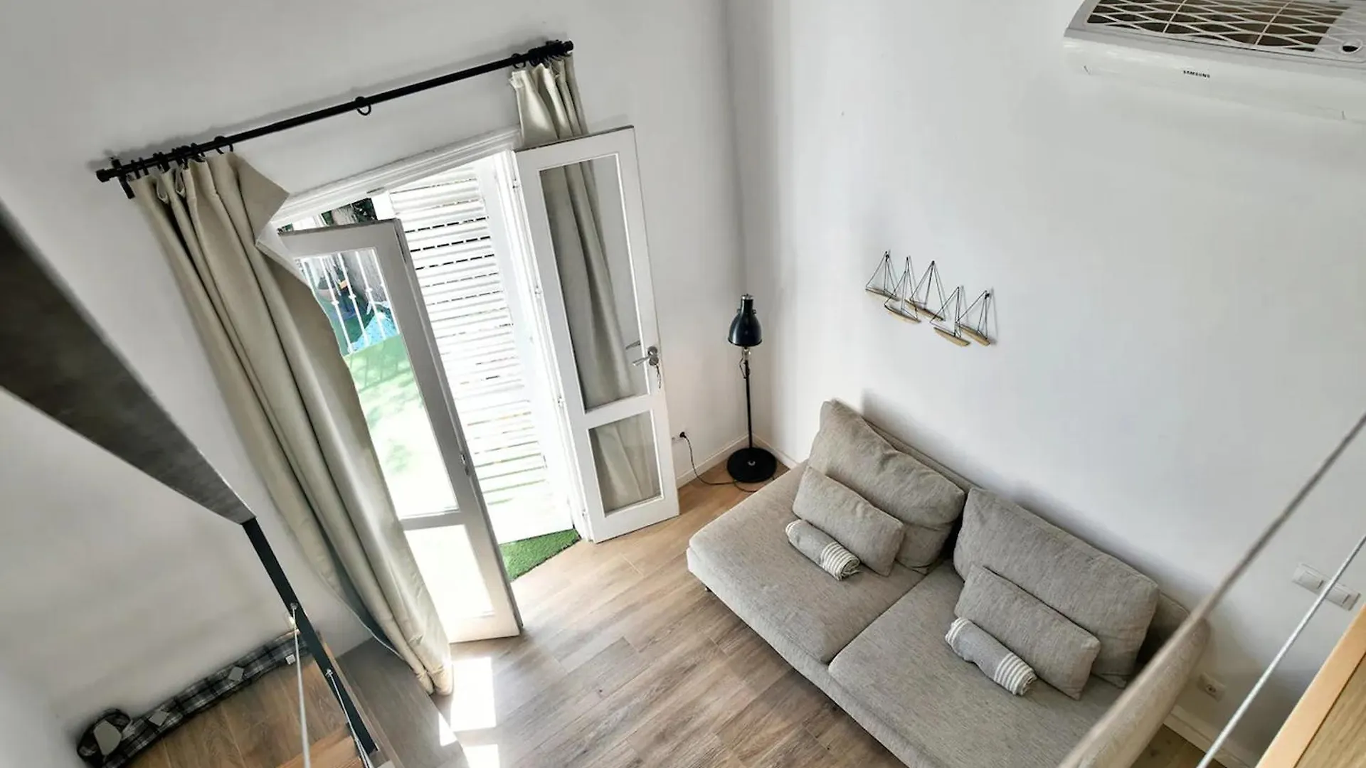 Duplex Con Terraza En Malaga - A Apartment