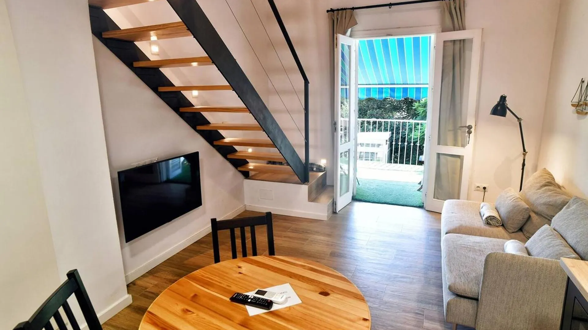 Duplex Con Terraza En Malaga - A Apartment Spain