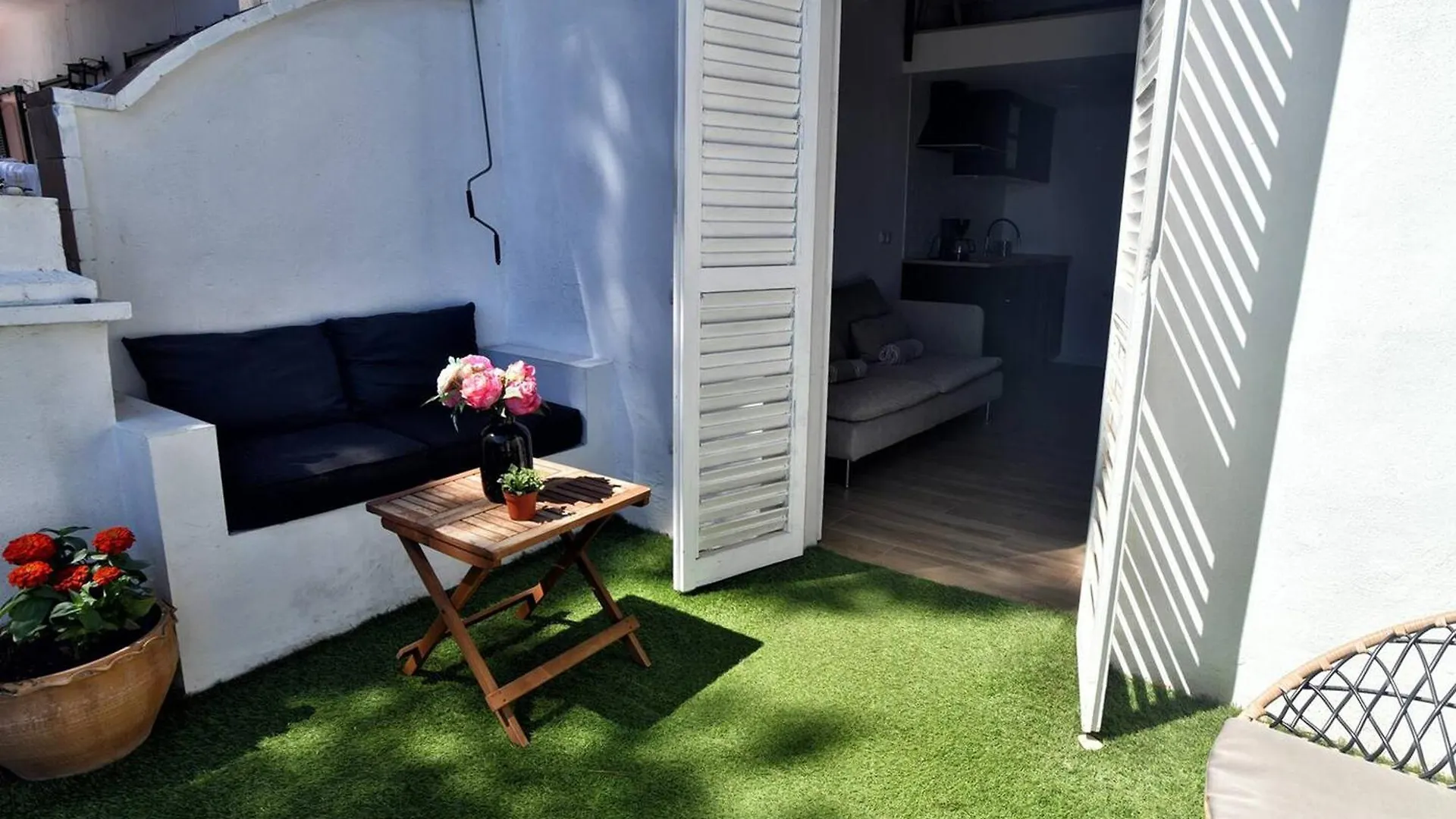 Duplex Con Terraza En Malaga - A Apartment 0*,