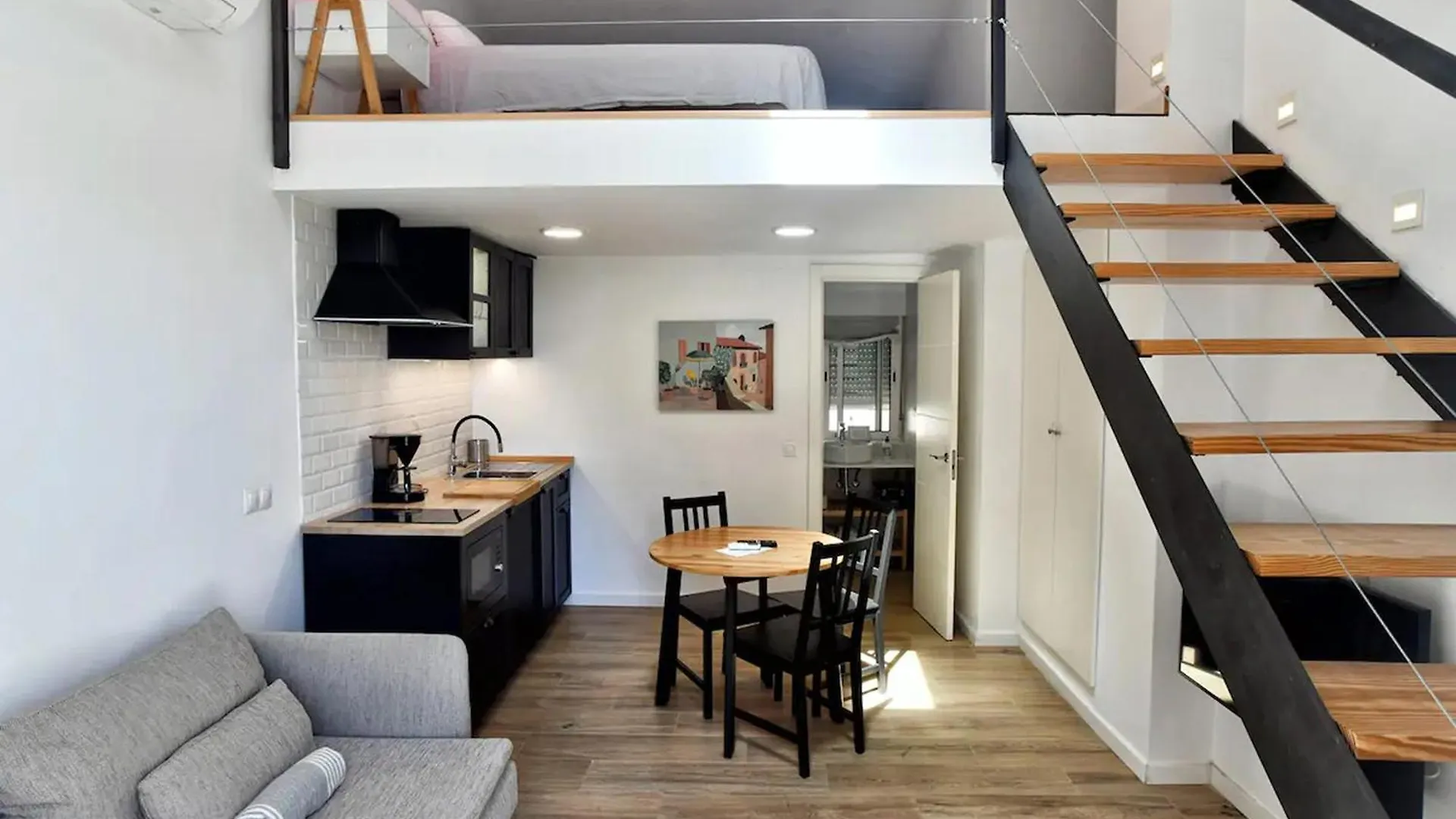 Duplex Con Terraza En Malaga - A Apartment